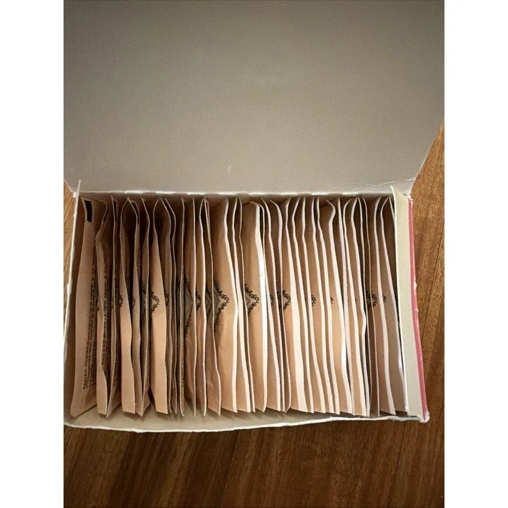 Finger Pinkies Box Of Hand Cleaning Towels 35 Count Secretary's Hand Cleaner‎